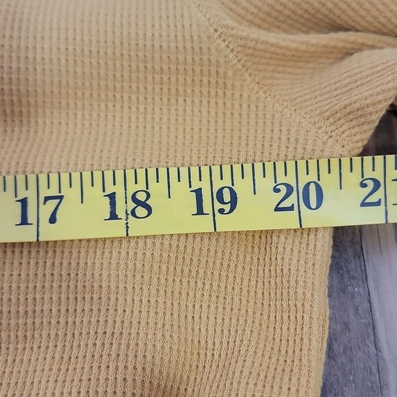 Old Navy. Thermal. Mustard Long Sleeve T-Shirt. Size Large. NWT - Picture 7 of 7